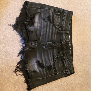 American Eagle: black, distressed mido short